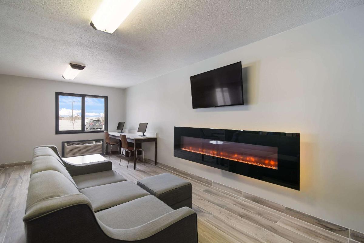 Econo Lodge Williston - Housity