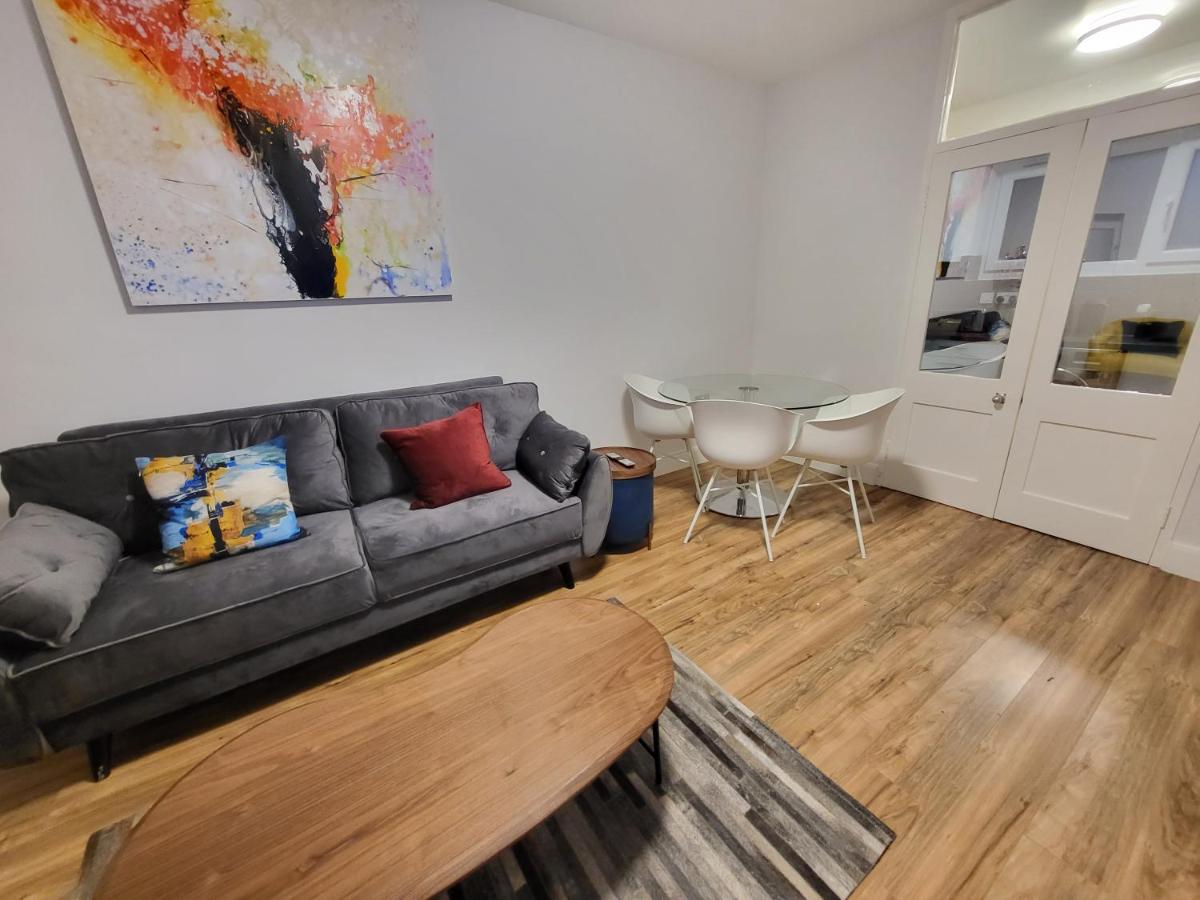 Garland Contemporary Central London Apartment - Housity