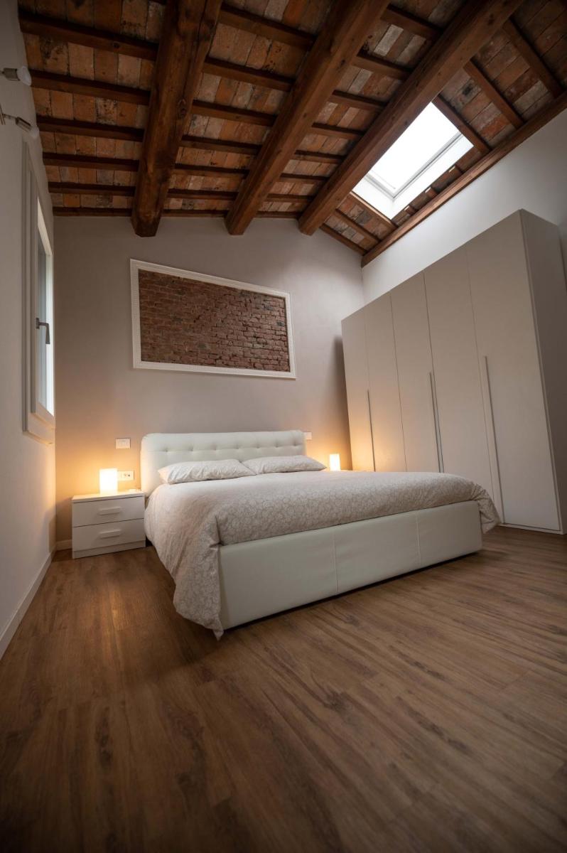 Vittoria Apartments: Contrà Busato 40 - Housity