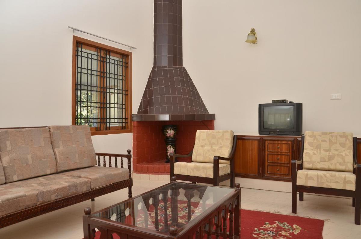 Serenity Manor - Housity