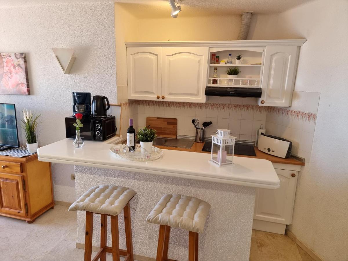 Casa Playa del Duque 2 in 1st sea line directly at the beach, heated pool, Wifi - Housity