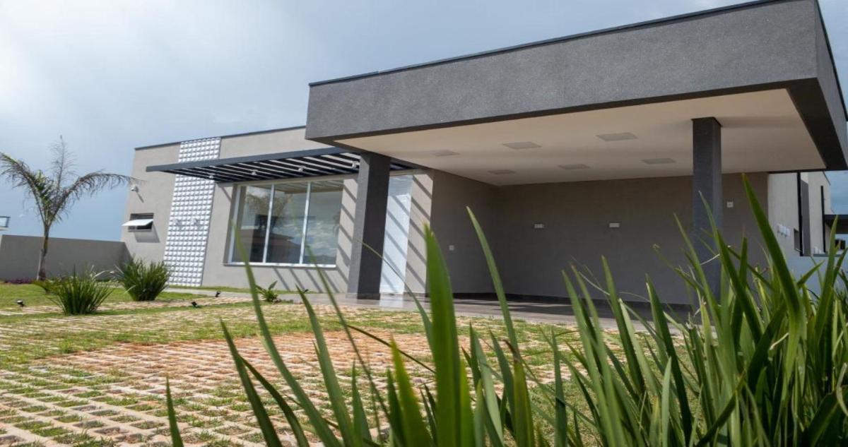 Riviera Santa Cristina XIII - Casas Novas e Belíssimas a Poucos Passos da Represa - Housity