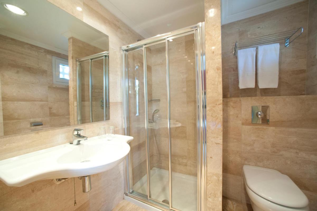 Un baño de Grupotel Nilo & Spa