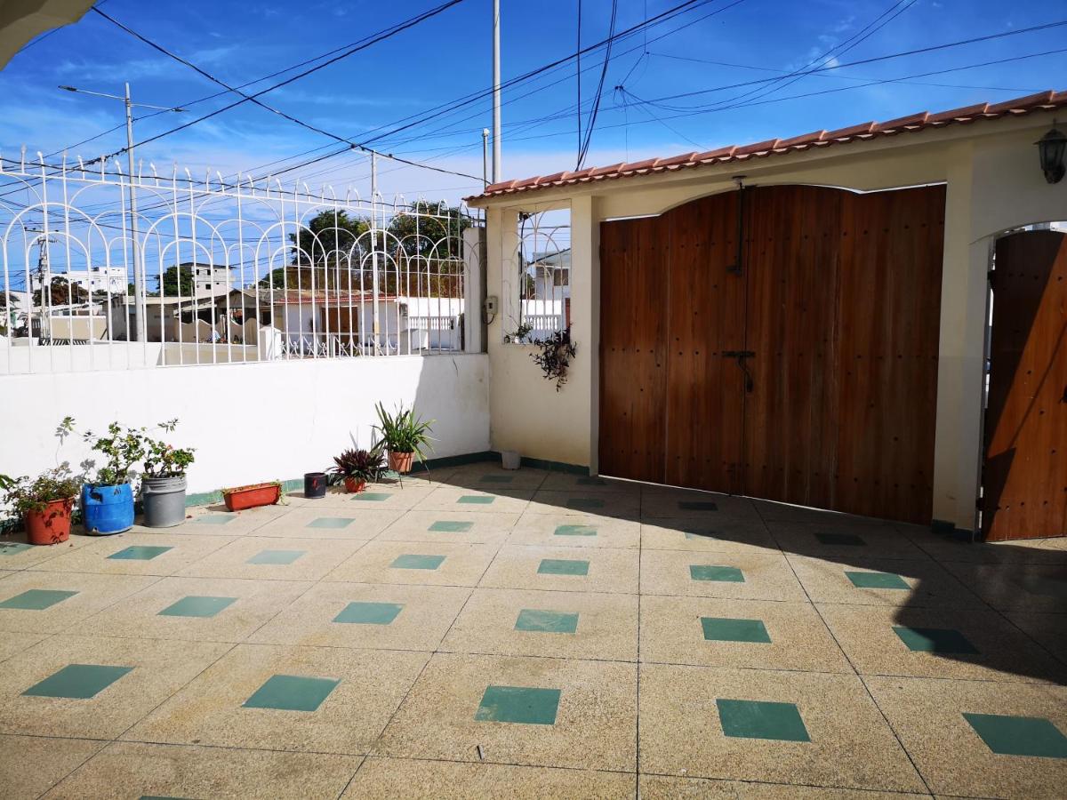 Casa Vacacional Salinas cerca de la playa - Housity