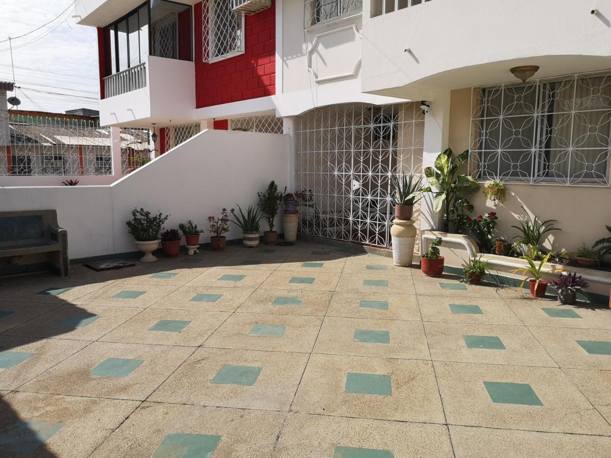 Casa Vacacional Salinas cerca de la playa - Housity