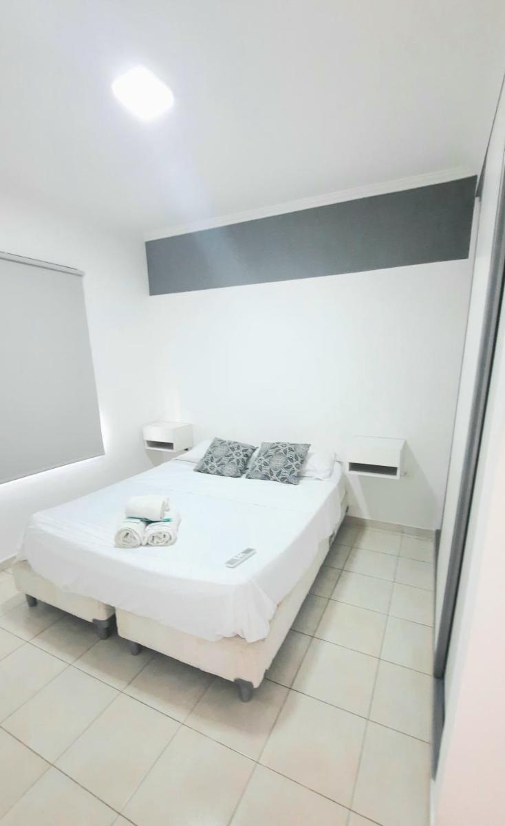 Zafiro III - Housity