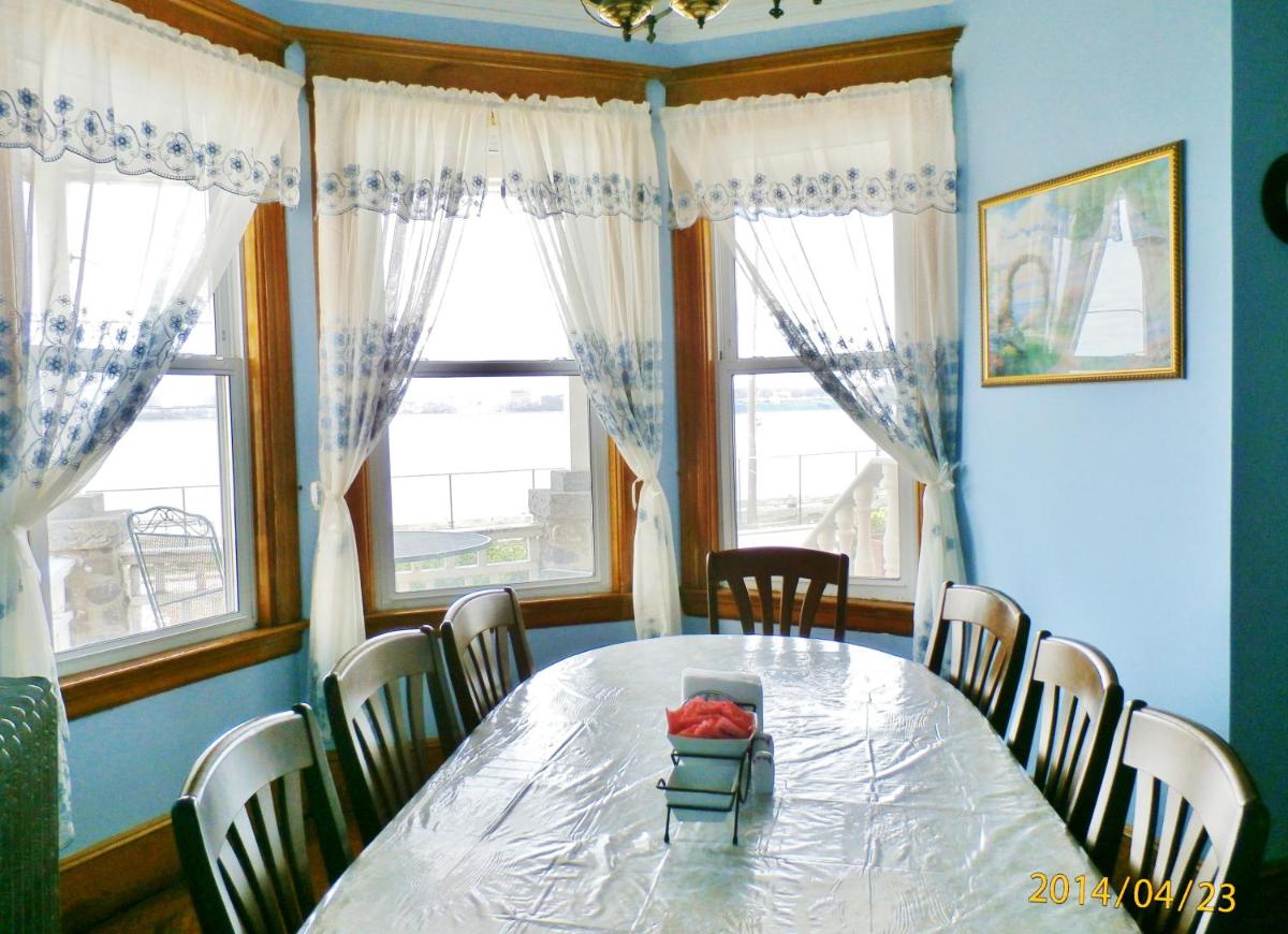 Harbor House Bed and Breakfast - Housity