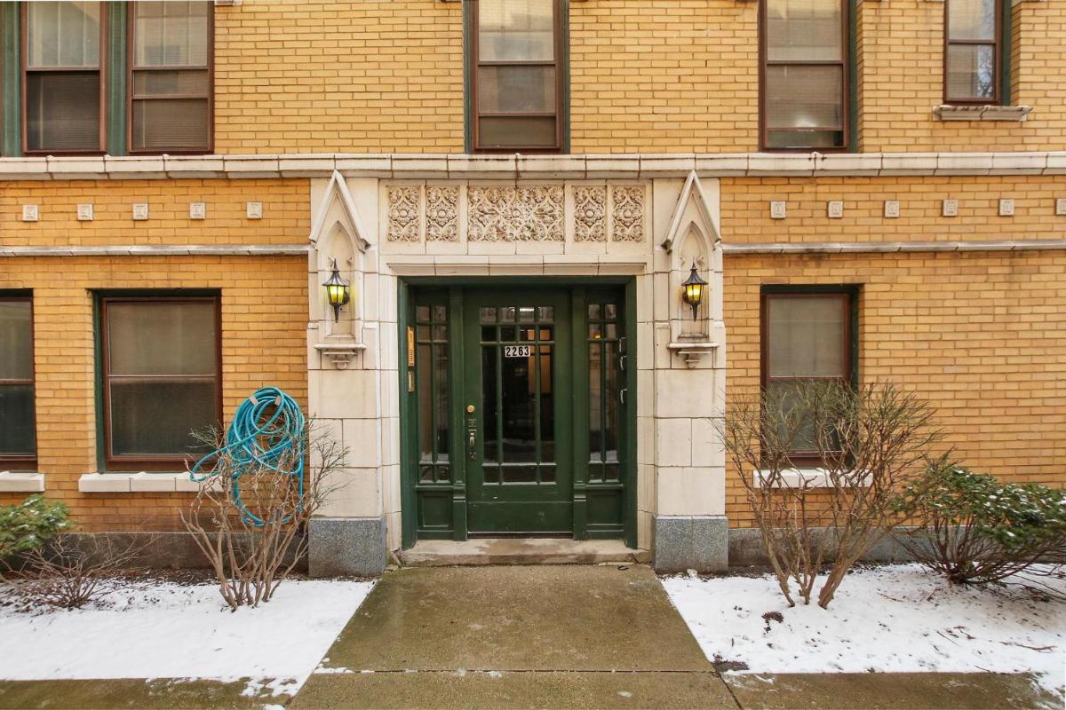 Calm & Cozy 1BR Apt in Lincoln Square - Eastwood 2S - Housity