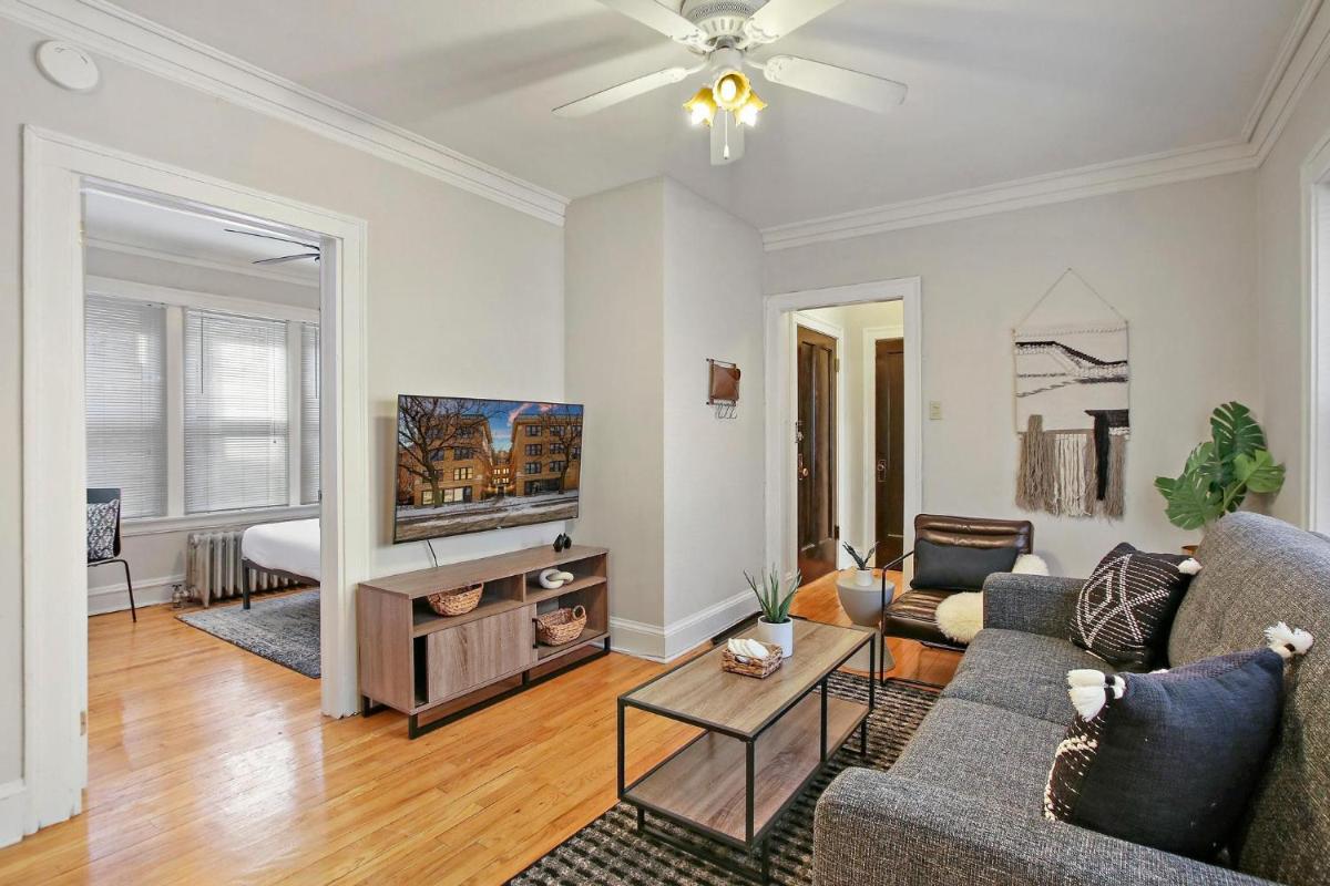 Calm & Cozy 1BR Apt in Lincoln Square - Eastwood 2S - Housity