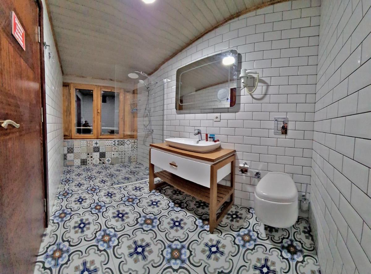 Malena Boutique - Housity