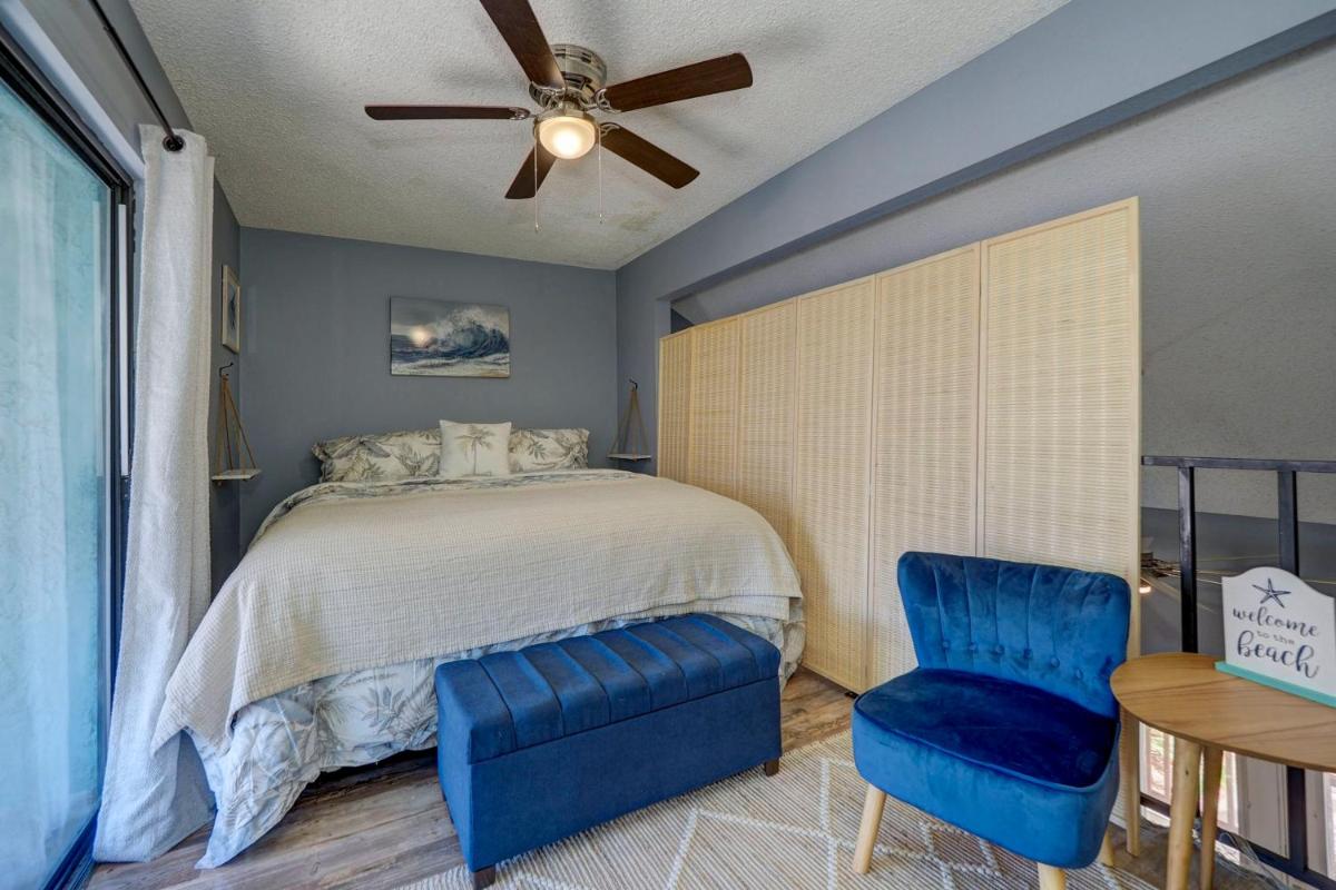 Luxury Condo with Balcony, Walk to es! - Housity