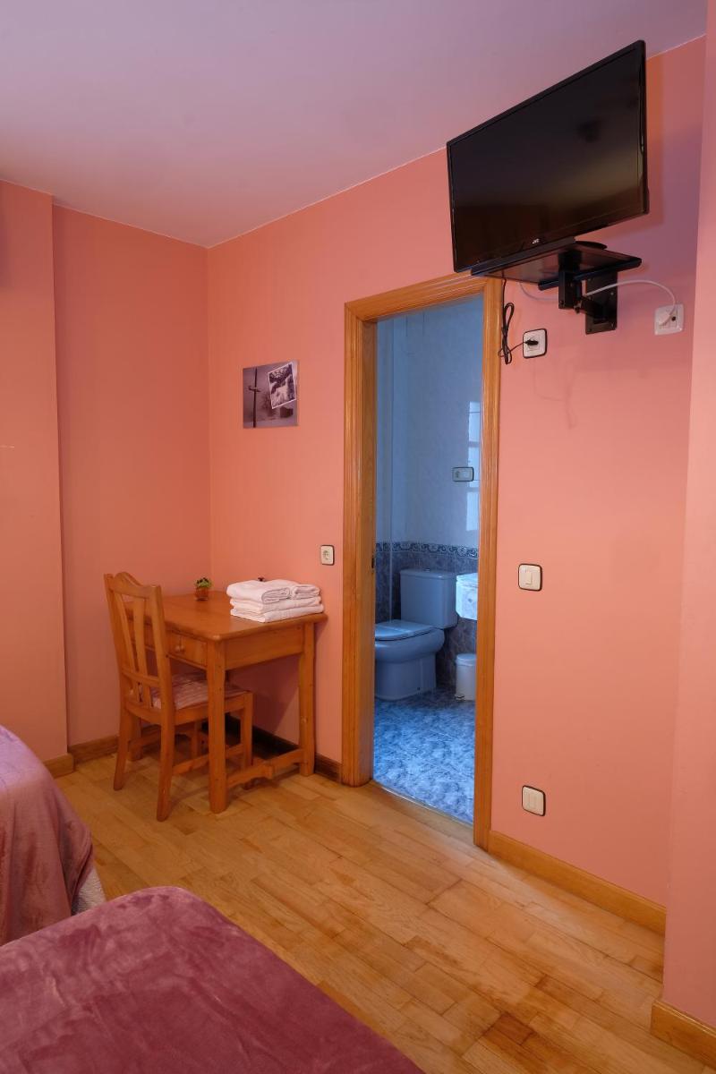Hotel Restaurante Casa Manolo - Housity
