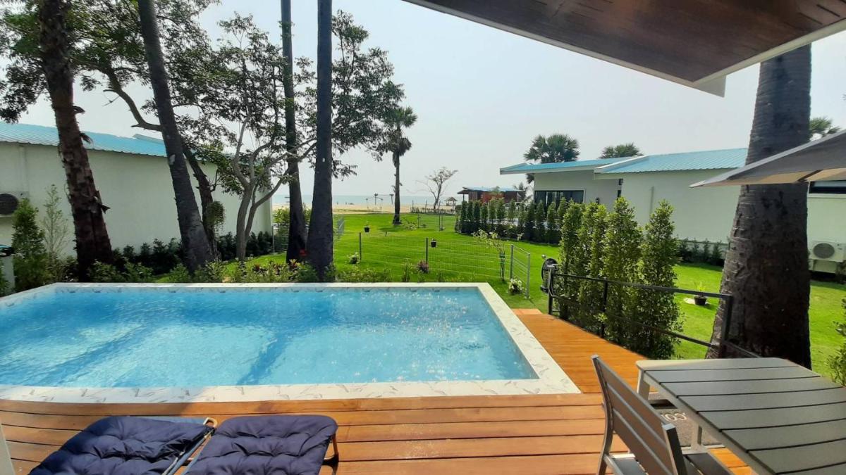 Lom Lay Beach Front Pool Villa Chaam, Huahin - Housity