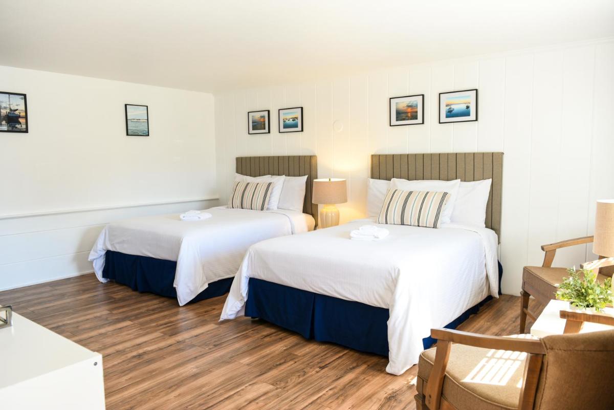 Cape Cod Veranda - Housity