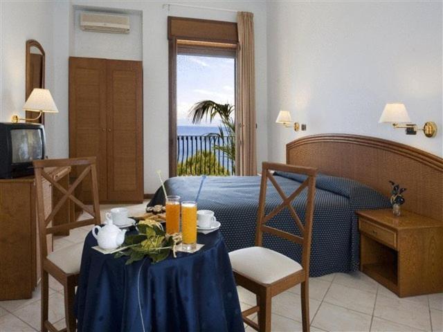 Hotel Riviera Lido - Housity