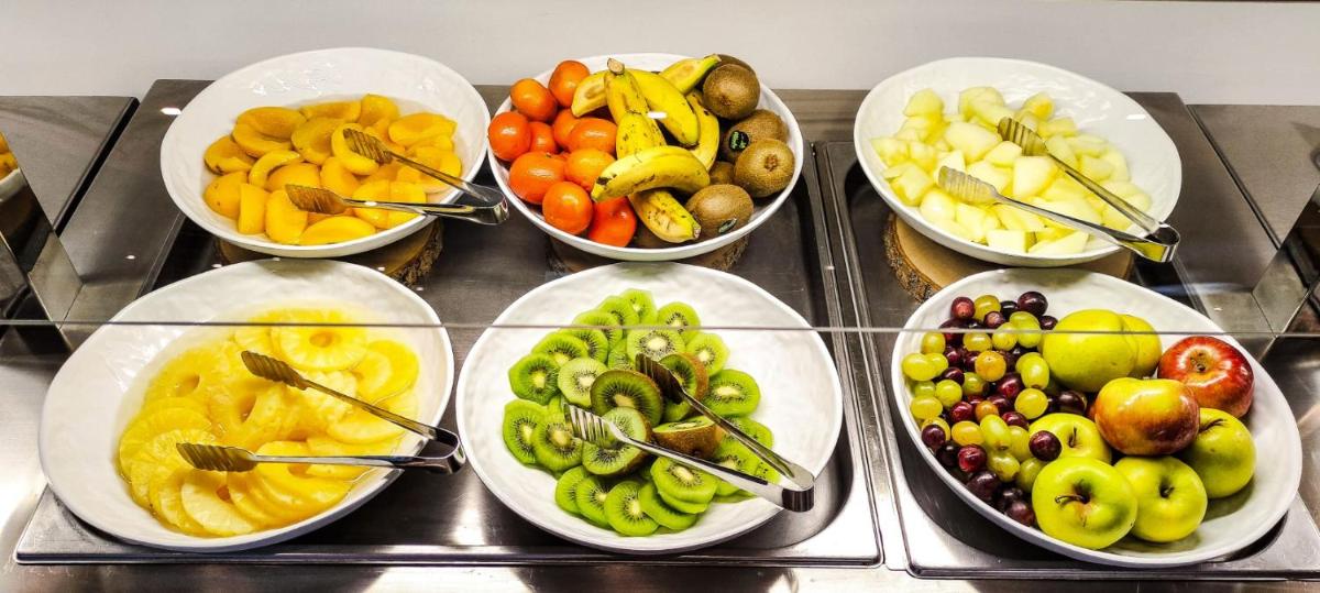 Comida en o cerca de este hotel