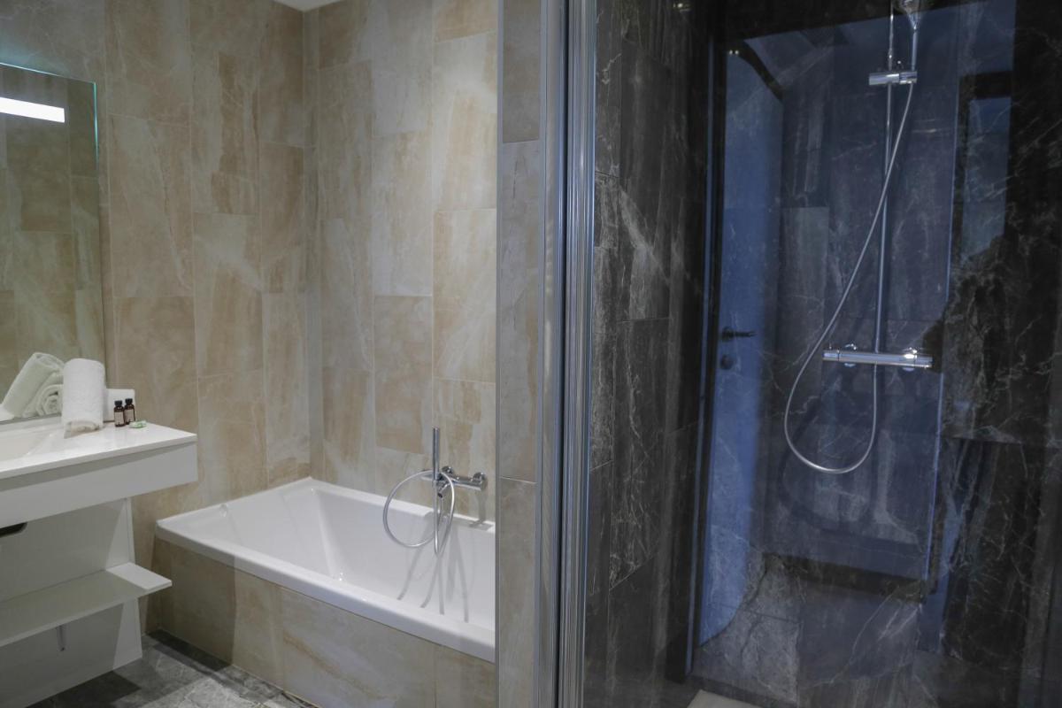 Salle de bains dans l'établissement Eco-Résidence Dolce Paese & Spa