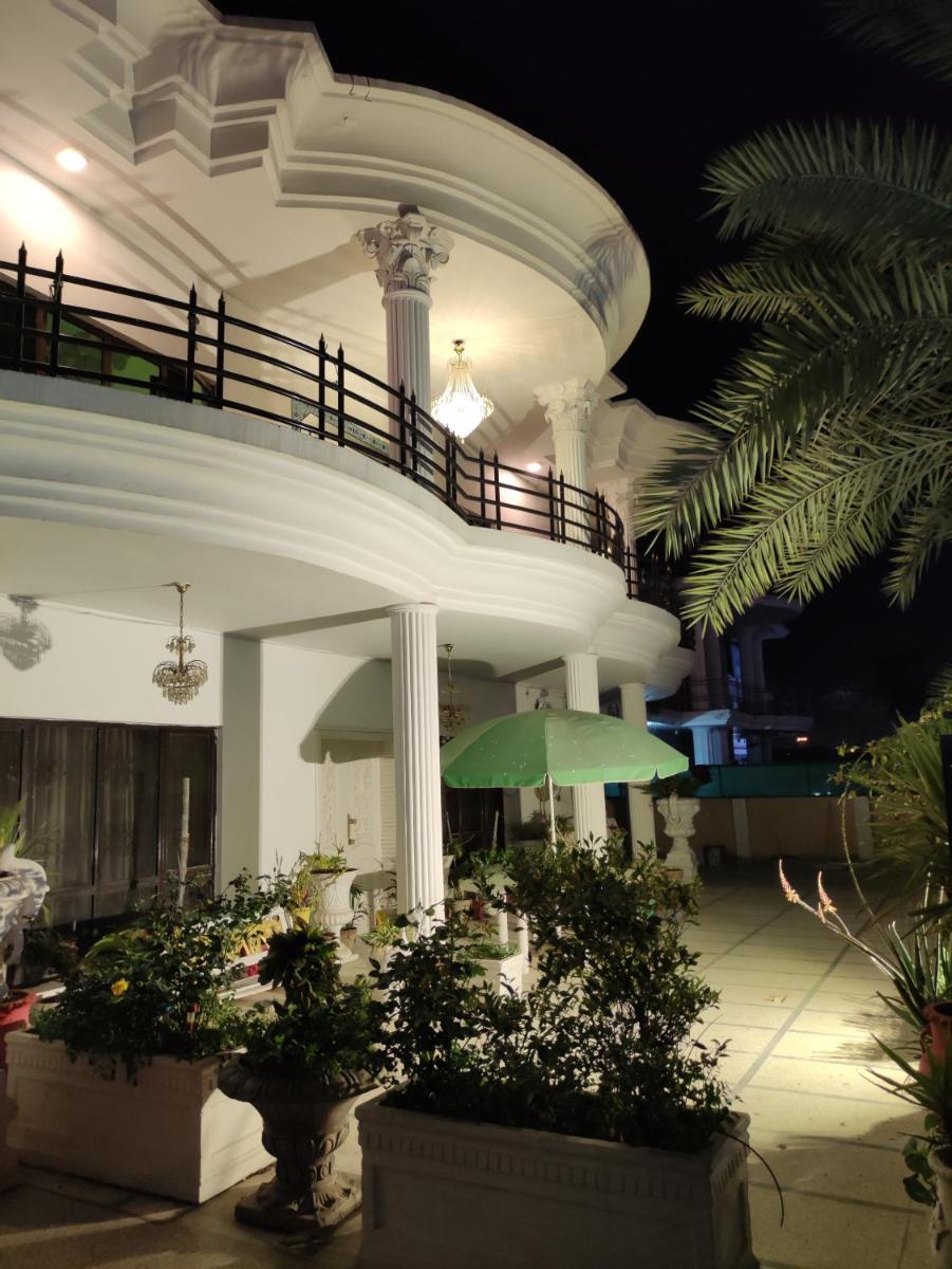 Sunrise Rest House - Housity