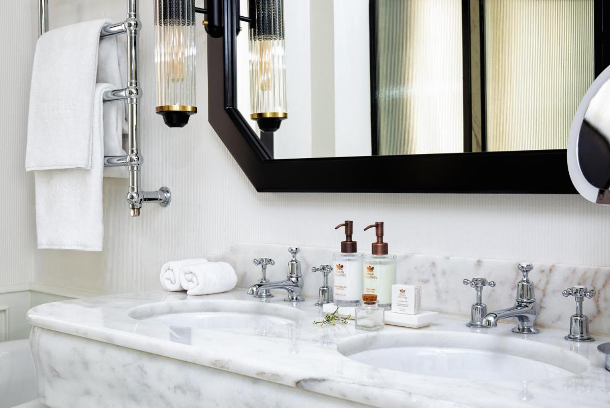 Un baño de BLESS Hotel Madrid - The Leading Hotels of the World
