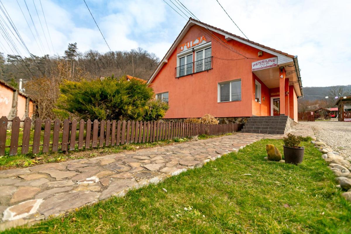 House of Julia - Housity