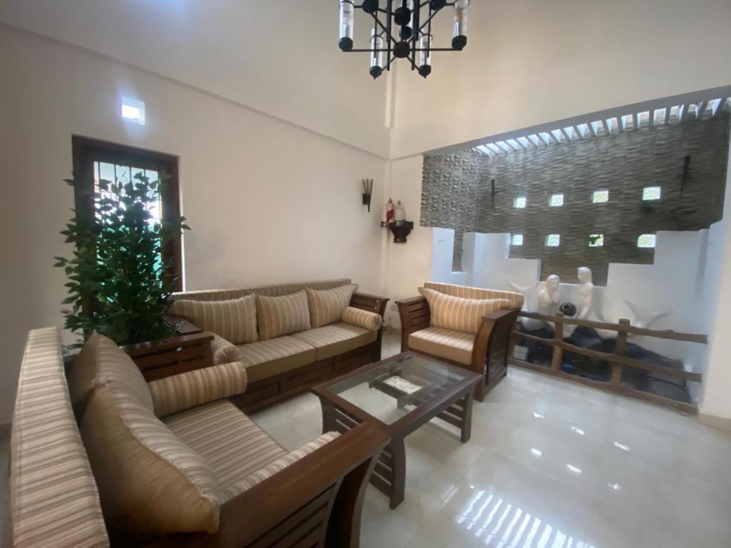 Suitetrails - 3 bed 2 bath Entire furnished house in Negombo