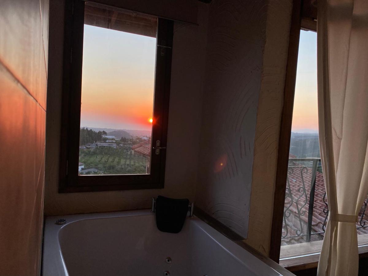 The Stone Castle Boutique Hotel - Housity