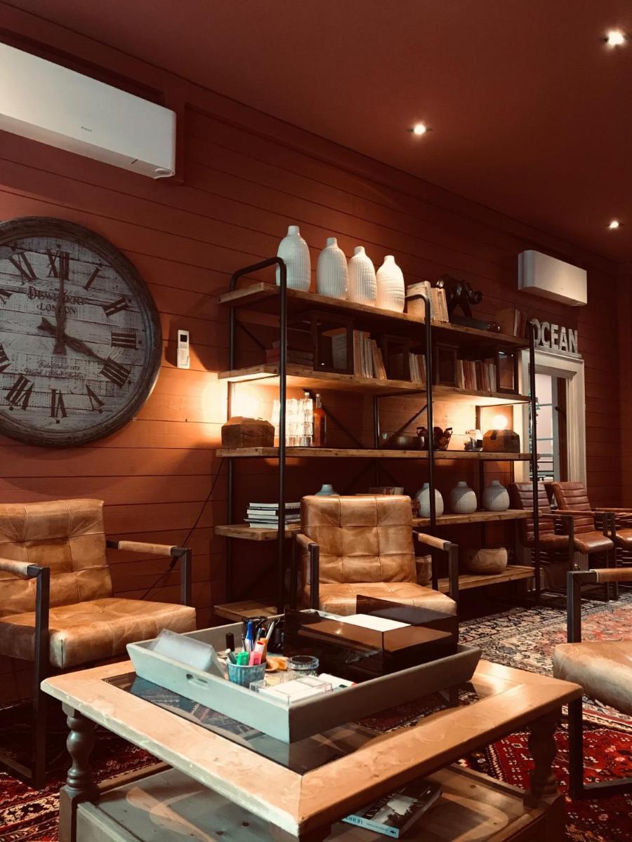 Coin salon dans l'établissement Hôtel Spa Vent d'Ouest