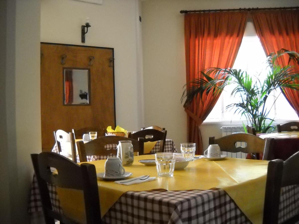 La Regina di Adrano - Housity