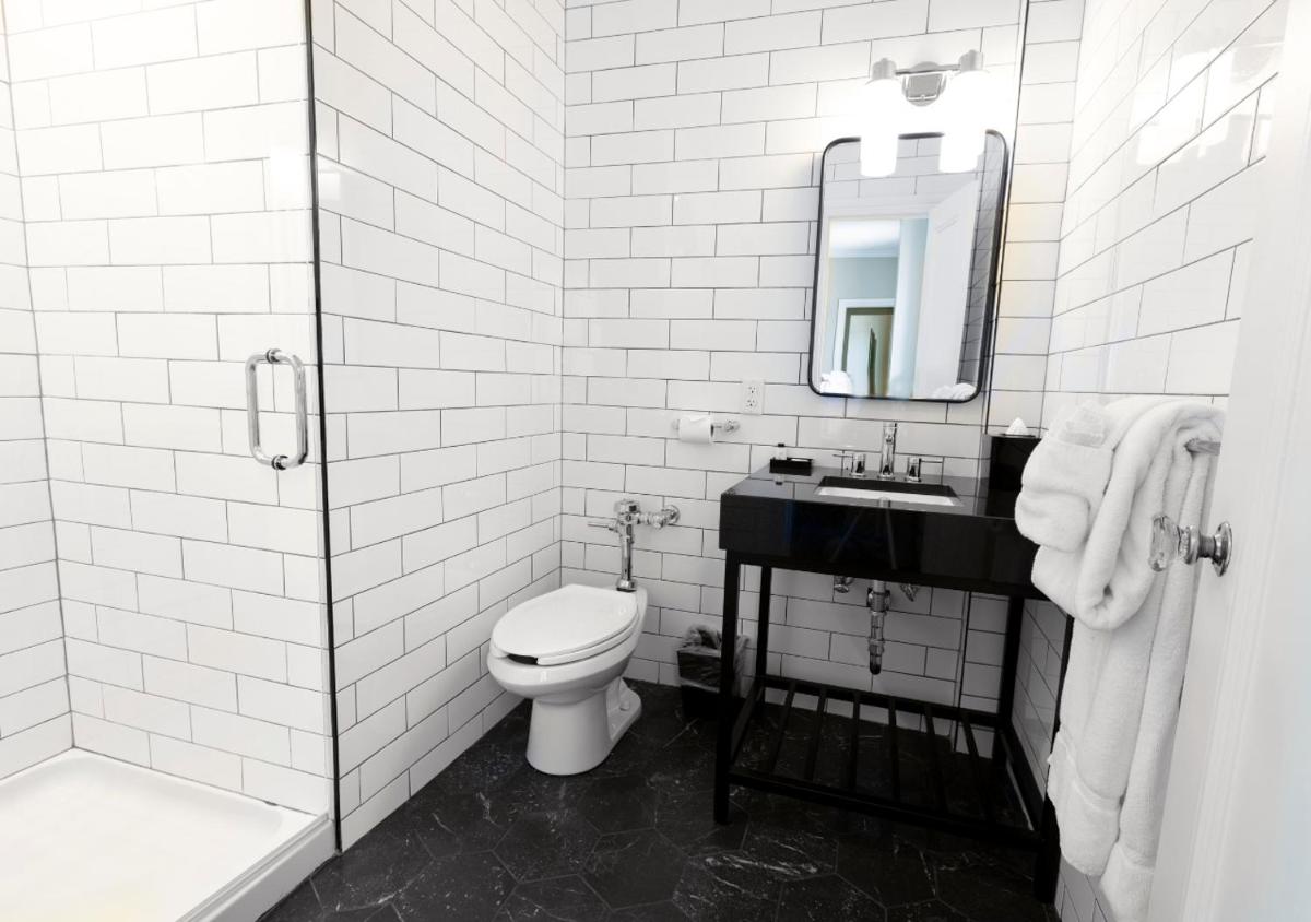 The Queensbury Hotel - Housity