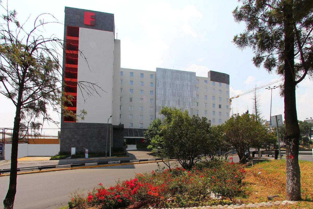 Fiesta Inn Express Naucalpan - Housity