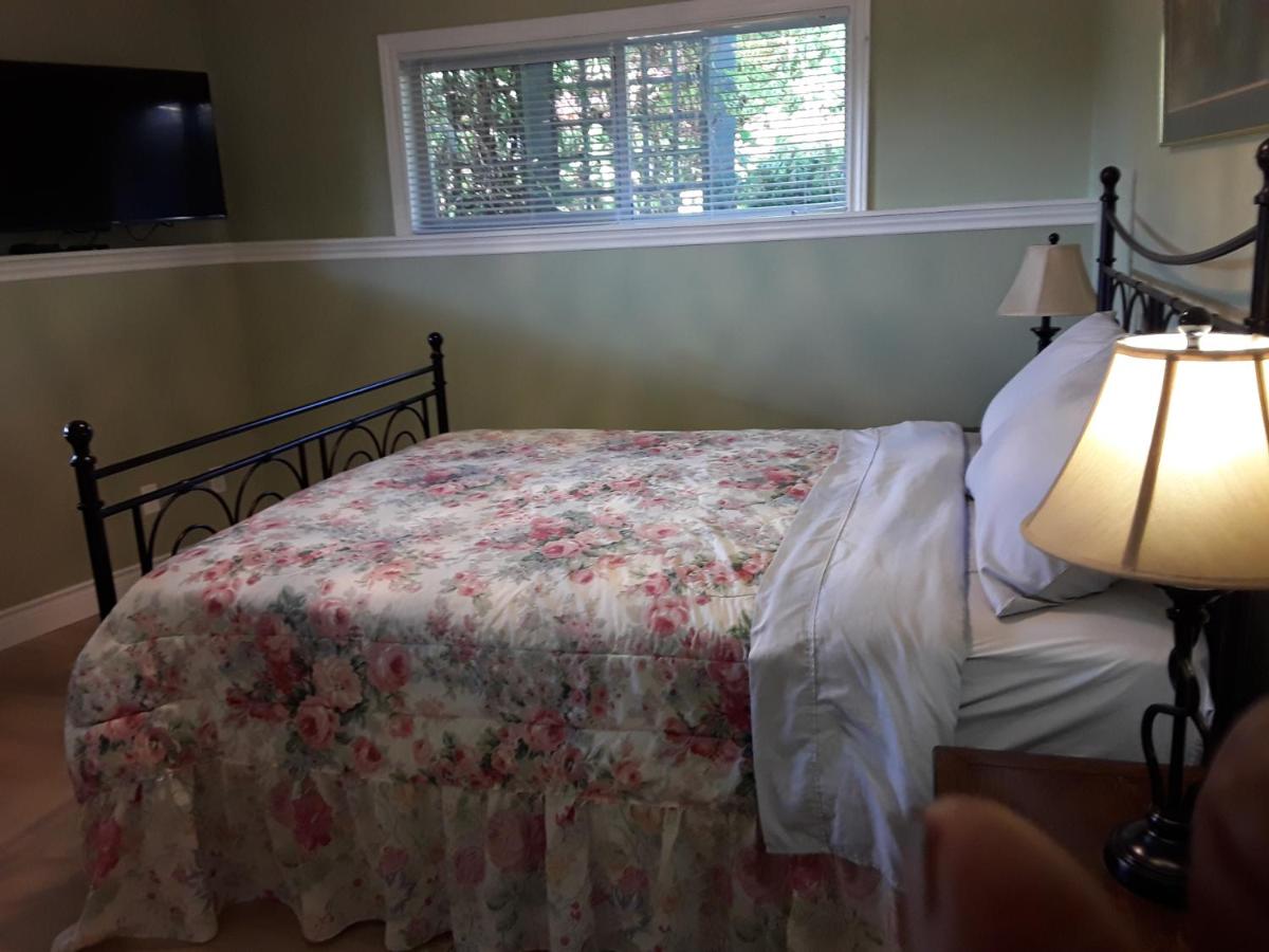 Cedar Acres Vacation Rental - Housity