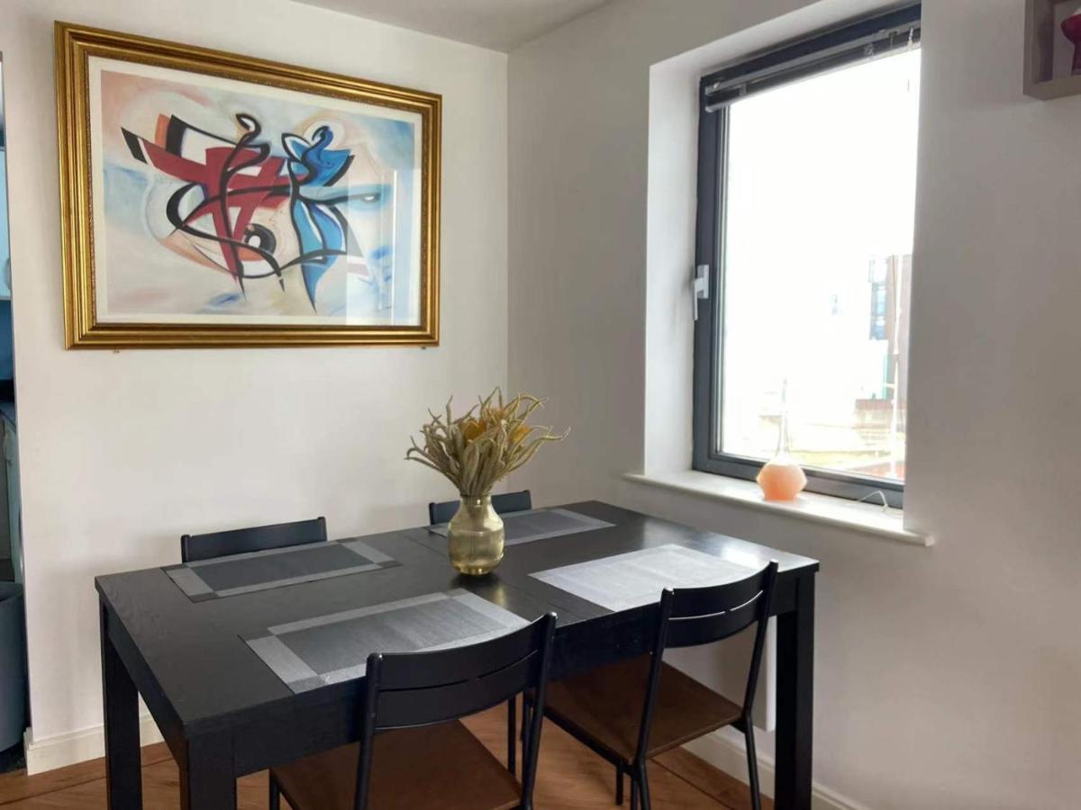 Lovely 2-Bedrooms Apartment Step to The Beach - Housity