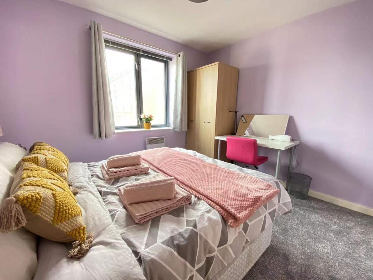 Lovely 2-Bedrooms Apartment Step to The Beach - Hizvo