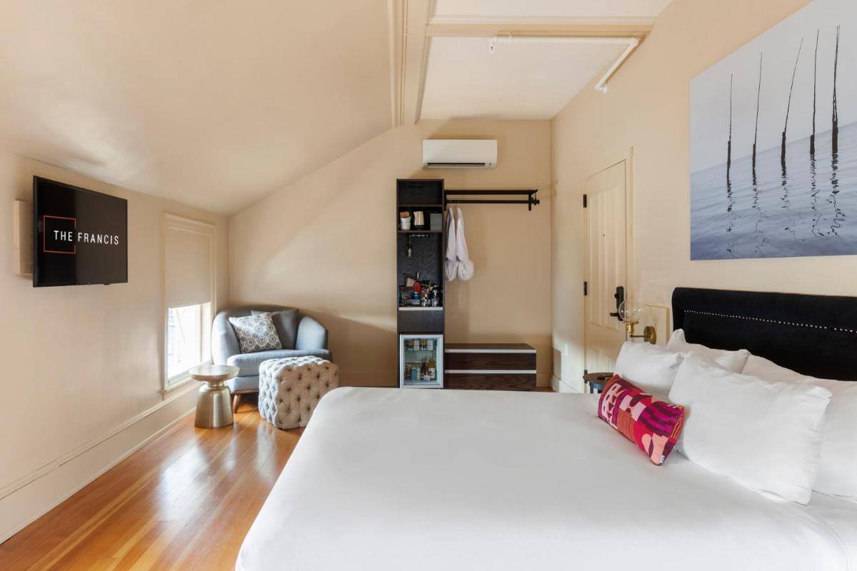 The Francis Hotel - Housity