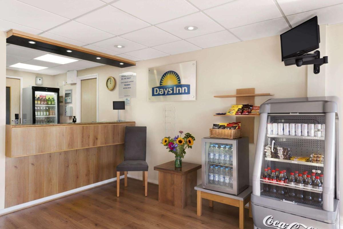 Days Inn Hotel Warwick South - Southbound M40 - Housity