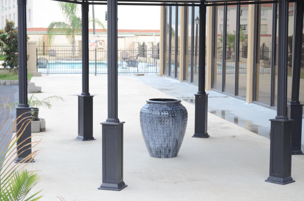 Romana Hotel - Houston Southwest - Housity