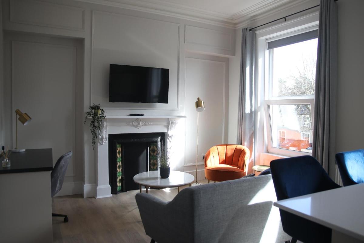 Crawford Guest House- ScholarLee Living Apartments - Housity
