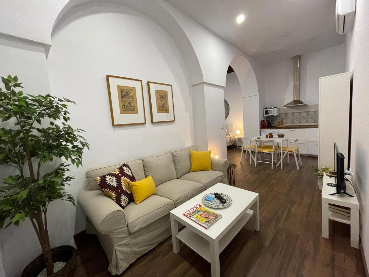 Apartamentos Turísticos Mamelón - Housity