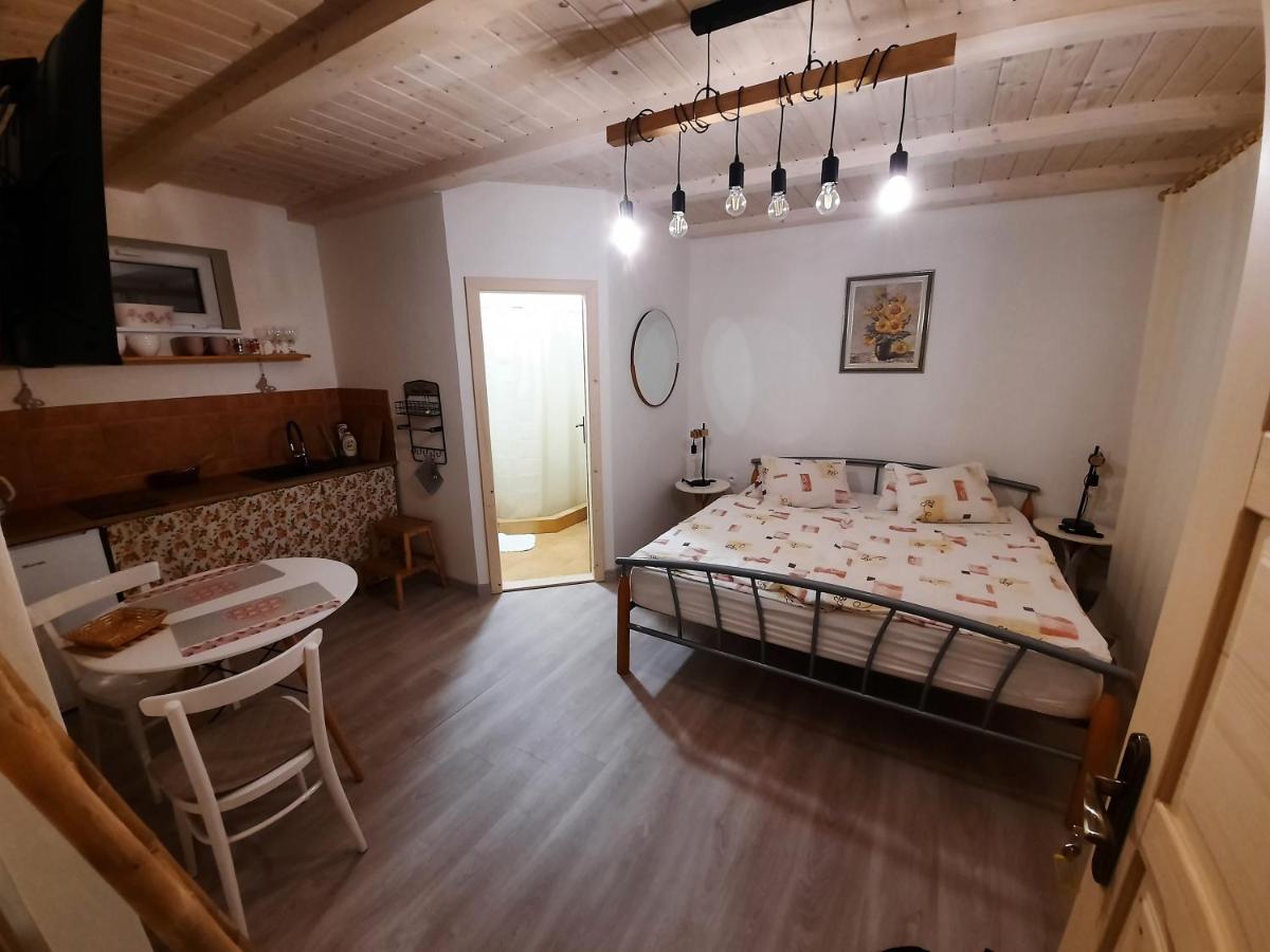 Apartmány pri kostole - Housity