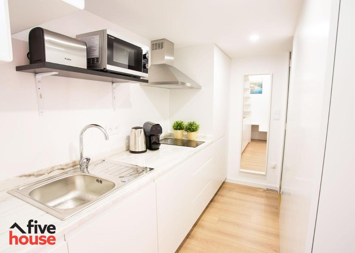 Five House 14A - Housity