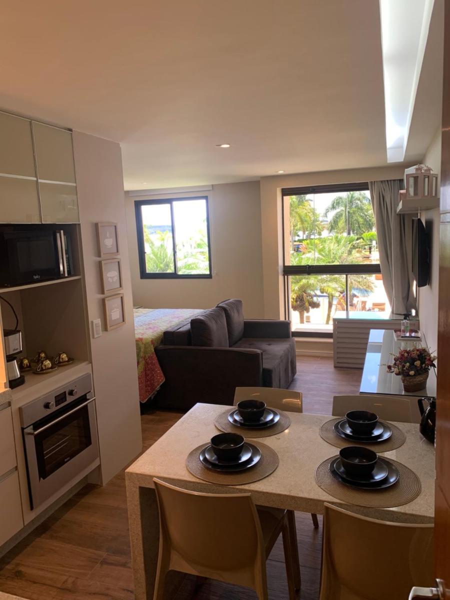 Flat Life Resort com vista pra piscina/lago - Housity