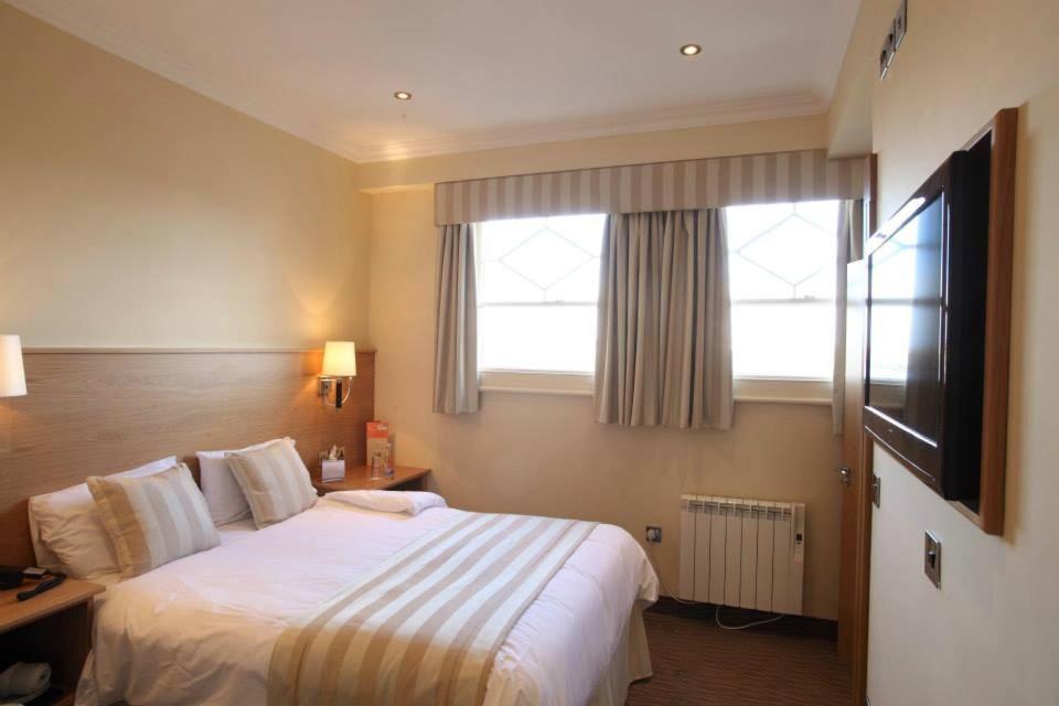 Pier Hotel - Housity