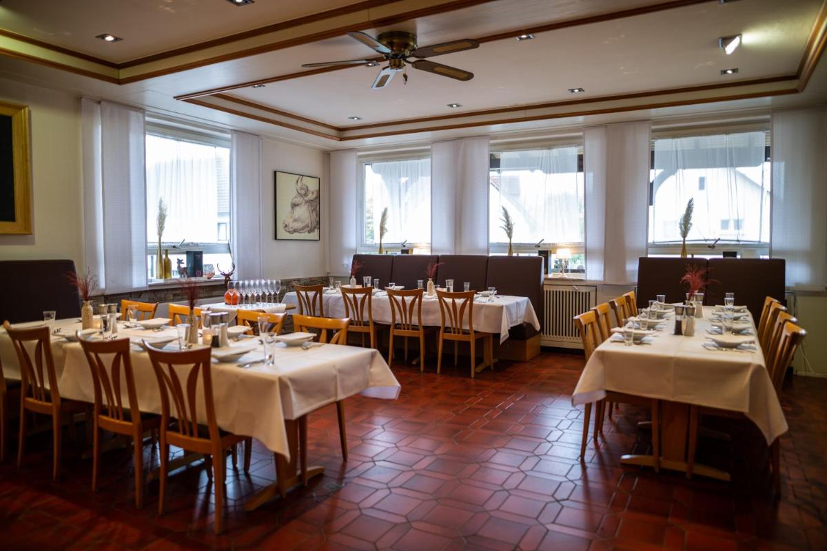 Hotel & Restaurant Zum Ochsen -Ox Distillery - Housity