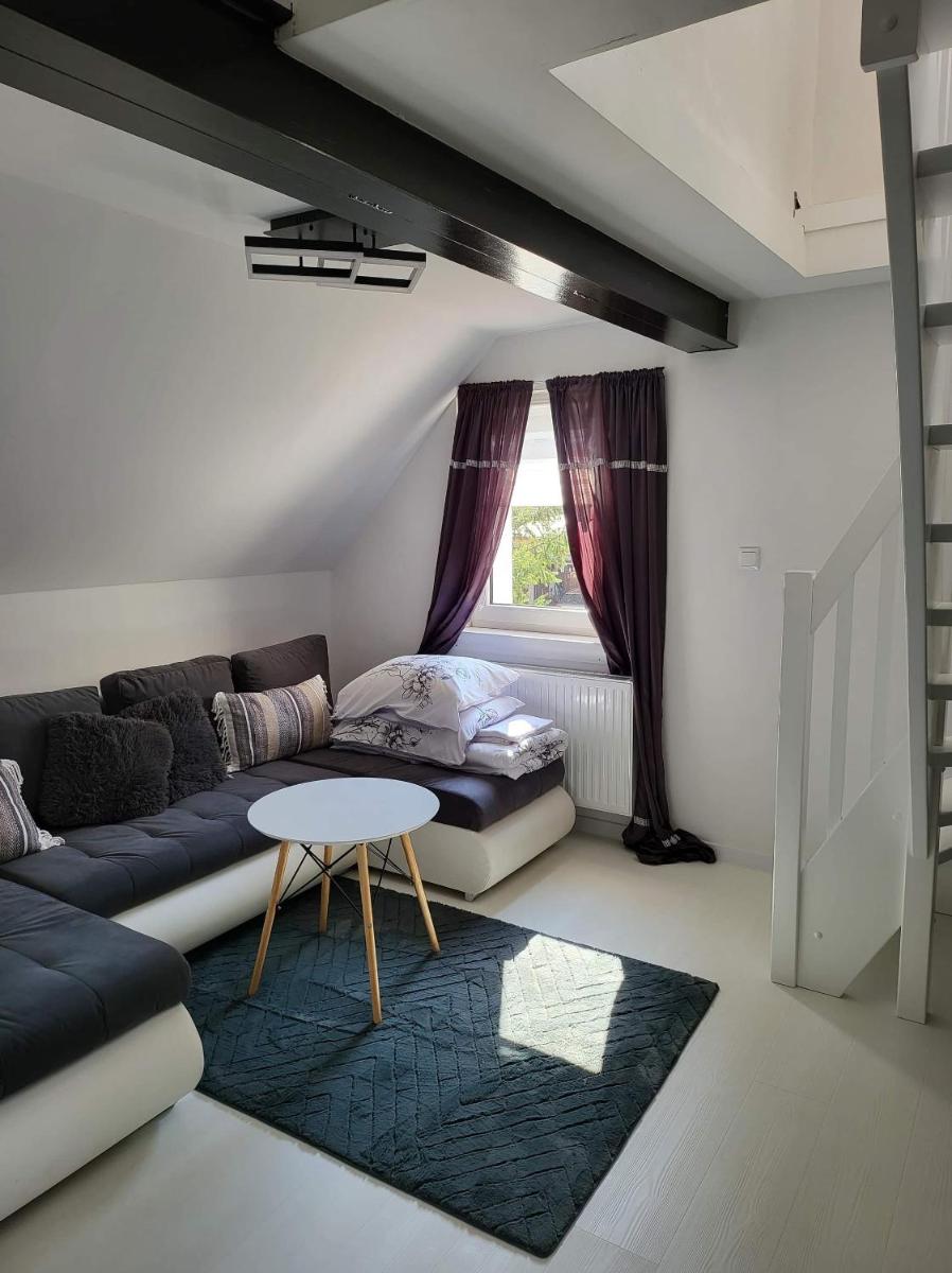 Gold Hill - Housity