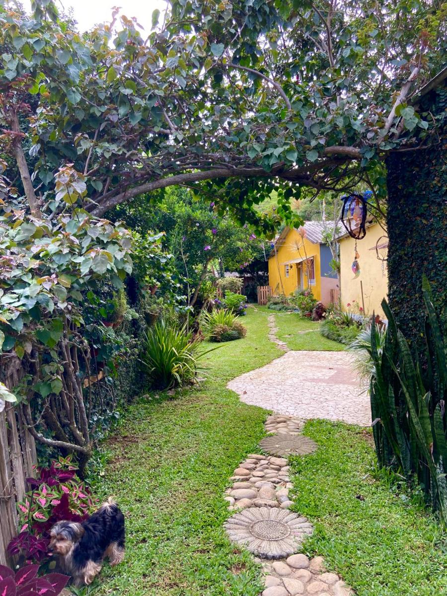 Casa Mulher Arteira - Trilhas e cachoeiras. - Housity