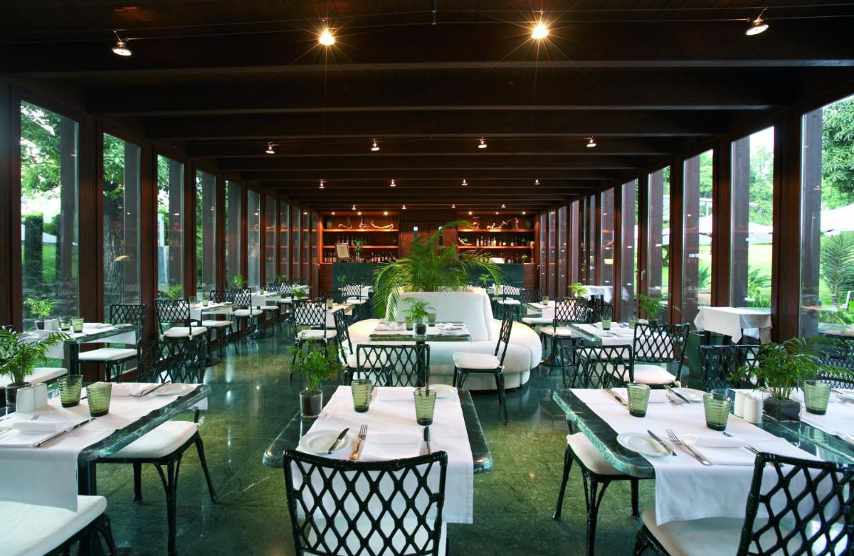 Um restaurante ou outro lugar para comer em Quinta da Casa Branca - Small Luxury Hotels of the World