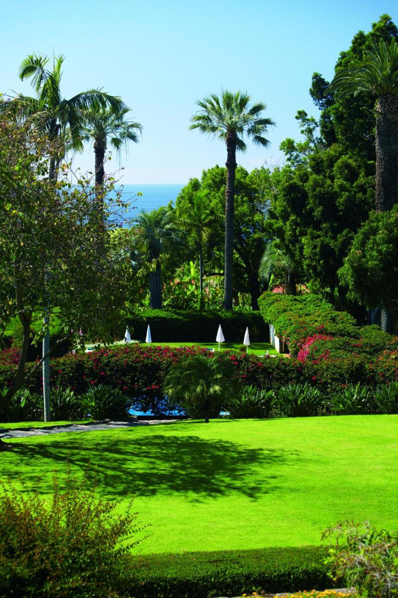 Um jardim no exterior de Quinta da Casa Branca - Small Luxury Hotels of the World
