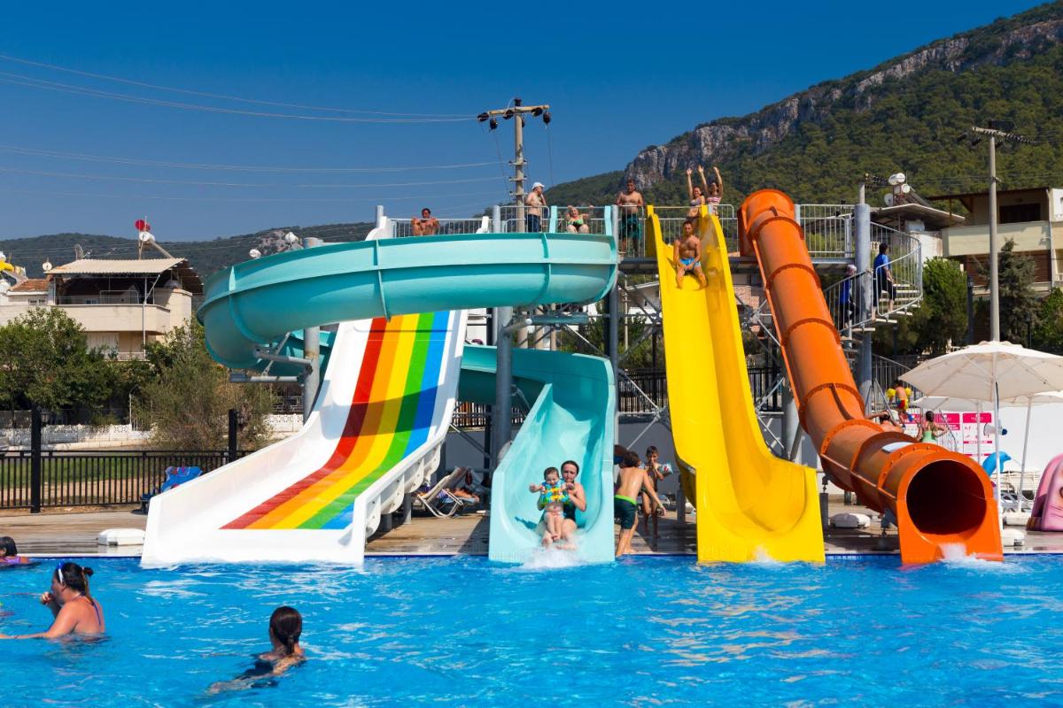 Ramada Resort by Wyndham Akbuk - All Inclusive - Housity