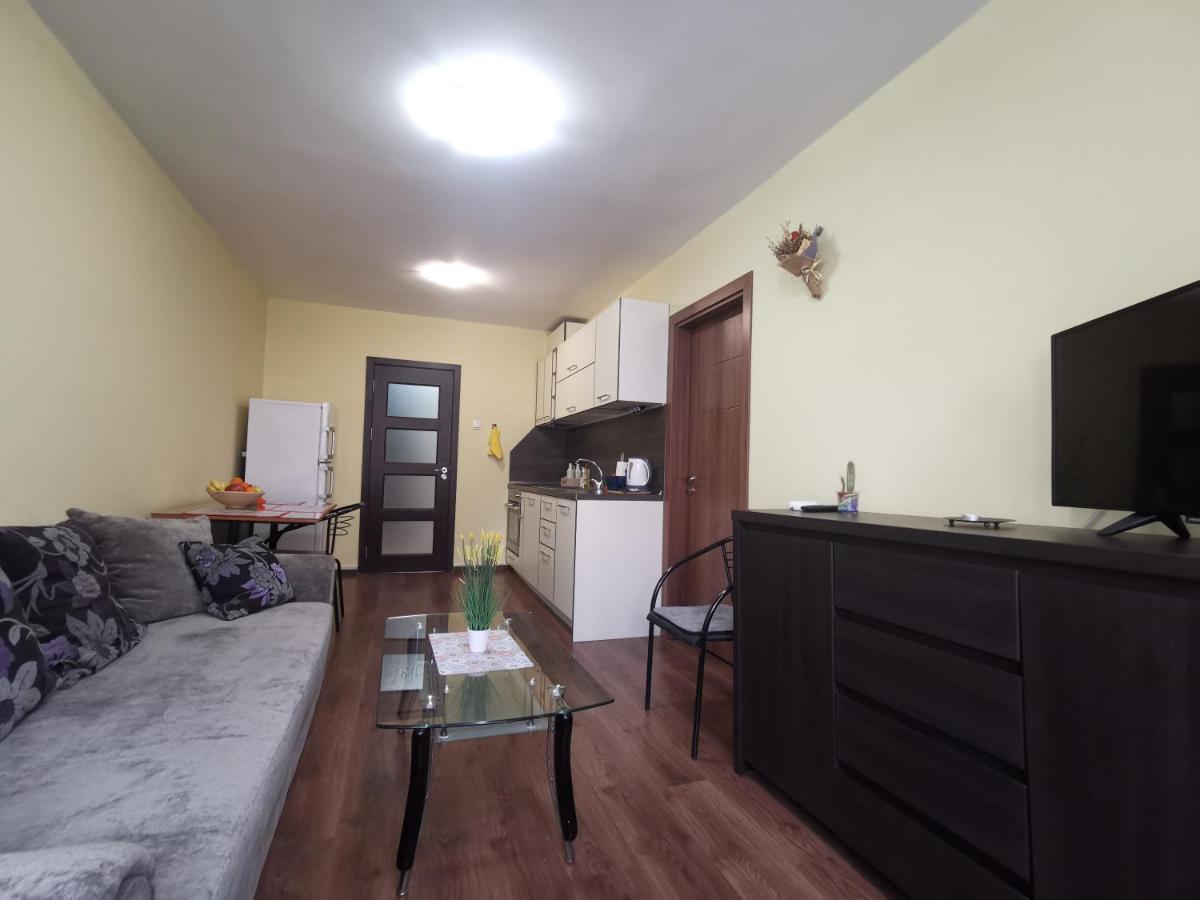 Двустаен апартамент в центъра на гр. Бургас - Housity