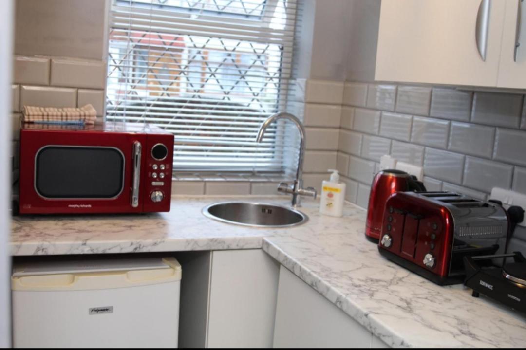 APARTMENT WITH PRIVATE HOT TUB, SAUNA, ICE BATH, GYM - Housity